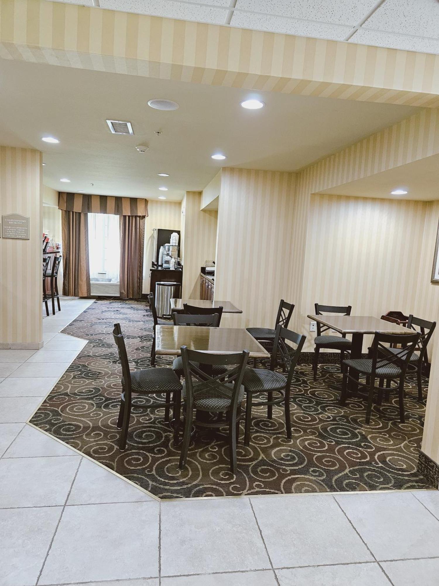Cobblestone Inn & Suites - Bloomfield Kültér fotó