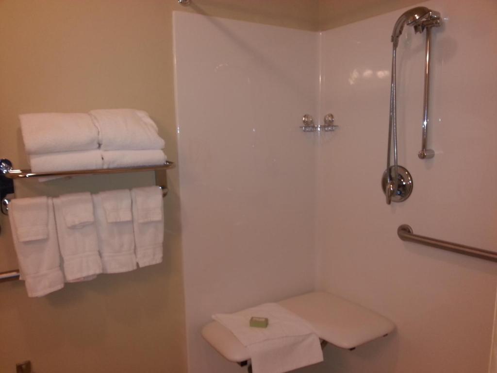Cobblestone Inn & Suites - Bloomfield Kültér fotó